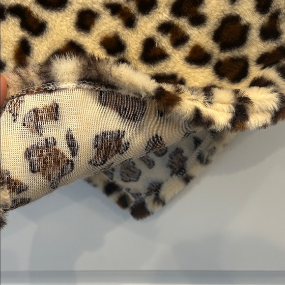 Leopard Print Poncho - Picture 2 of 4